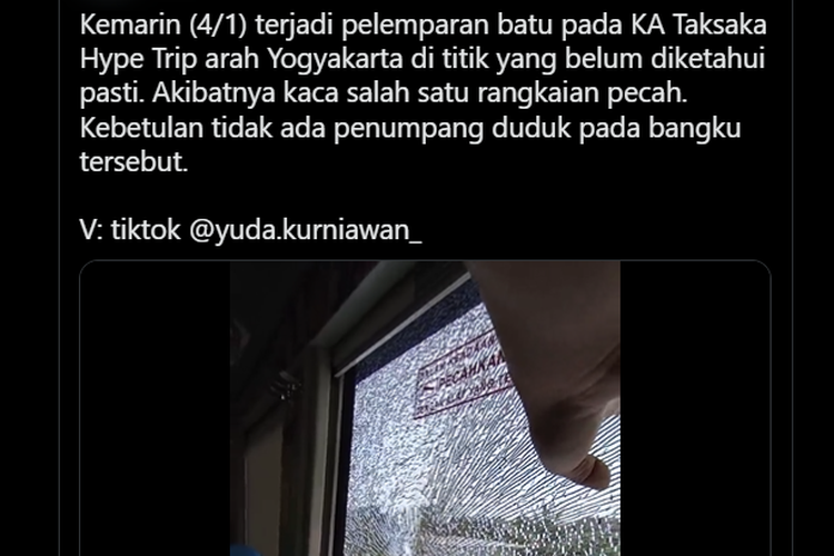 Aksi pelemparan batu ke kereta 
