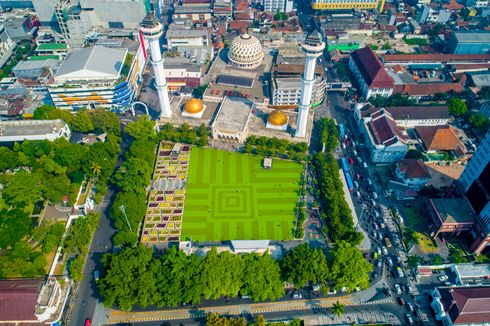 Alun-alun Bandung Tutup Sementara, akibat Sampah dan Berkerumun