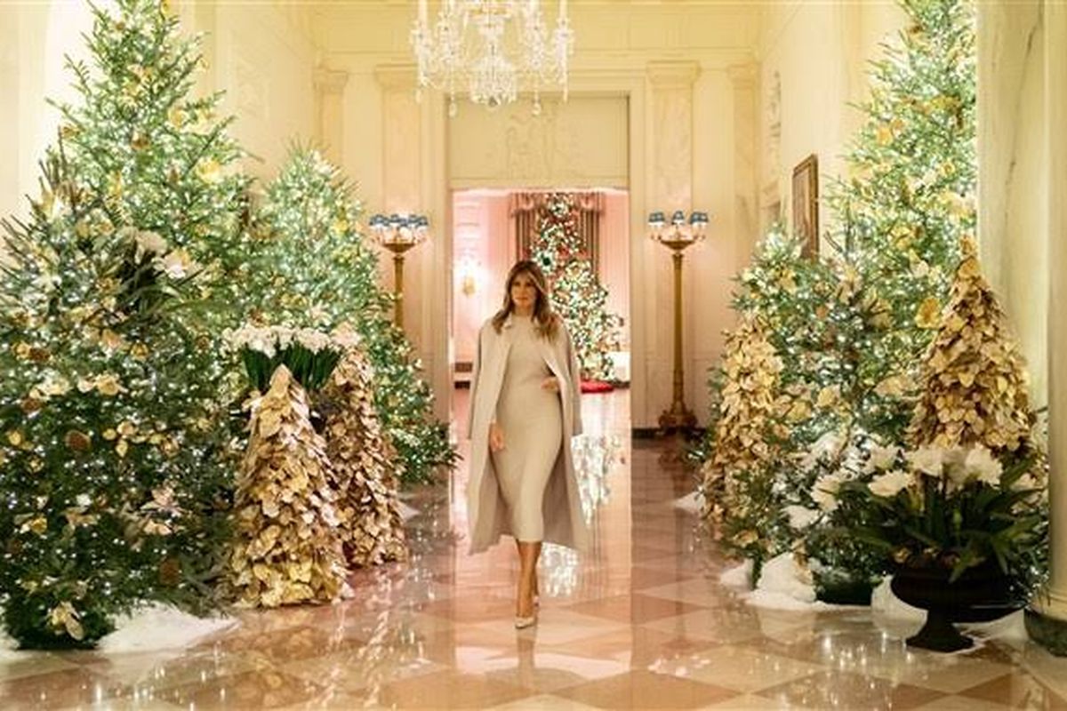 Ibu Negara Melania Trump memperlihatkan dekorasi Natal 2019 di Gedung Putih.