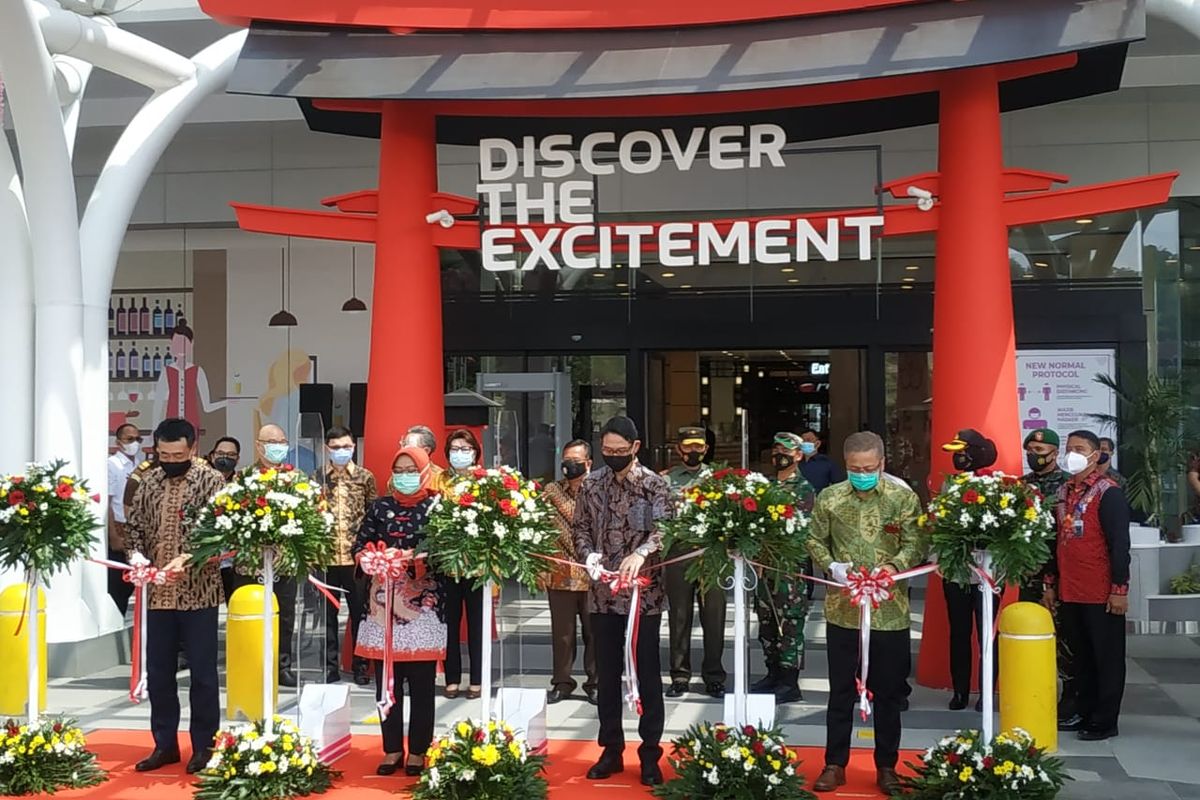 Peresmian pembukaan (Grand Launching) AEON Mall Sentul City oleh Bupati Bogor Ade Yasin, di Babakan Madang Kabupaten Bogor, Jawa Barat, Rabu (11/11/2020). 