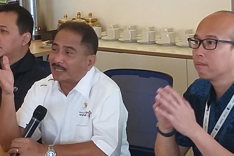 Menteri Pariwisata Arief Yahya didampingi CEO Group of Media Kompas Gramedia Andy Budiman dalam kunjungan dan diskudi di kantor Kompas Gramedia, Menara Kompas, Jakarta, Senin (29/4/2019). 