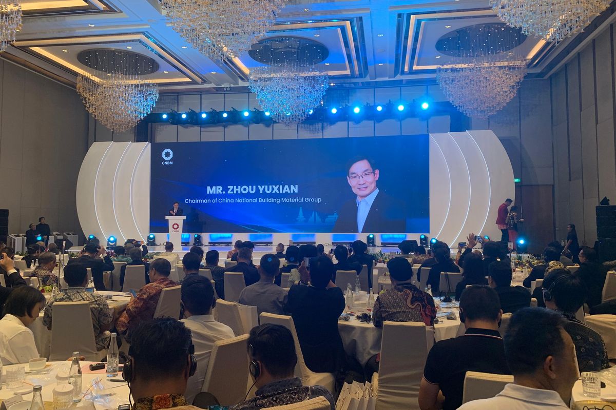 Chairman CNBM, Zhou Yuxian dalam Konferensi Promosi dan Pameran Inovasi di Jakarta, Jumat (29/8/2025).