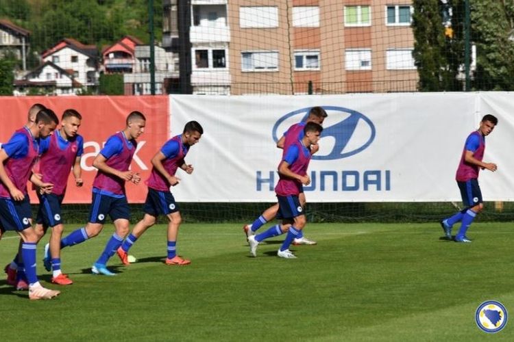 Timnas U19 Bosnia dan Herzegovina saat menjalani latihan. Bosnia akan menghadapi timnas U19 Indonesia pada laga uji coba di Sveti Martin na Muri, Kroasia, Jumat (25/9/2020).