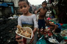 Orang Termiskin di Filipina Makan 