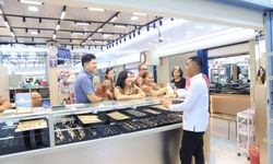 Menjajal Pasar Anyar Tangerang, Belanja Kebutuhan Dapur hingga Kuliner Sambil Lihat KRL