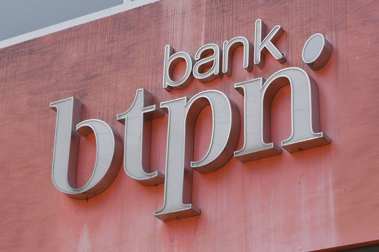 PT Bank BTPN Tbk (BTPN) akan membagikan dividen senilai Rp 471,67 miliar dari laba tahun buku 2023.