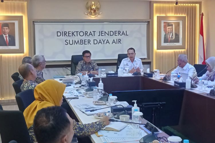 Kementerian Pertanian (Kementan) bersama Kementerian Pekerjaan Umum dan Perumahan Rakyat (Kementerian PUPR) menggelar rapat koordinasi (rakor) terkait infrastruktur irigasi pertanian dalam rangka mewujudkan peningkatan produksi beras 35 juta ton untuk musim panen mendatang.