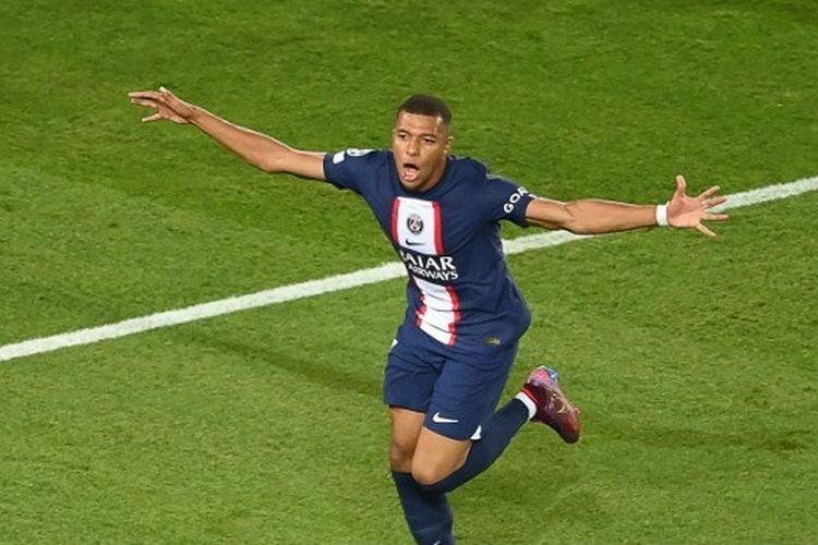 Selebrasi penyernag Paris Saint-Germains seusai mencetak gol ke gawang Juventus dalam laga perdana Grup H Liga Champions di Parc des Princes Stadium, Paris, Selasa (6/9/2022) atau Rabu dini hari WIB. 
