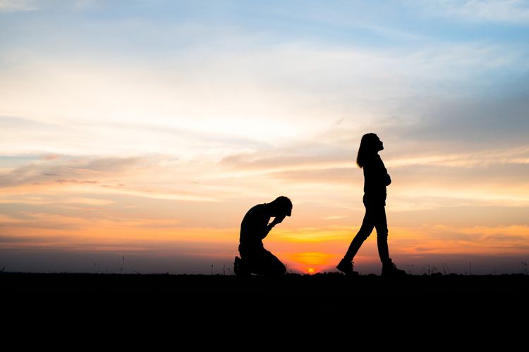 Salah satu dampak daddy issues adalah anak menjadi insecure ketika dewasa. Simak penjelasan psikolog, termasuk risiko menurun ke generasi selanjutnya.