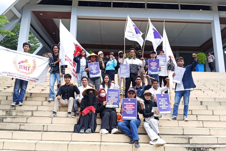 Solidaritas Perempuan Sumbawa Gelar Demonstrasi Tuntut Penyelesaian Kasus PMI Korban TPPO