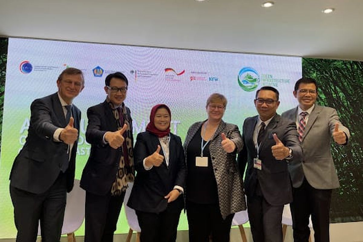 Gubernur Jabar Ridwan Kamil saat menghadiri KTT Pemimpin Dunia COP26 di Venue Indonesia Pavilion at COP 26 - UNFCCC, Glasgow, Skotlandia, Selasa (2/11/2021).