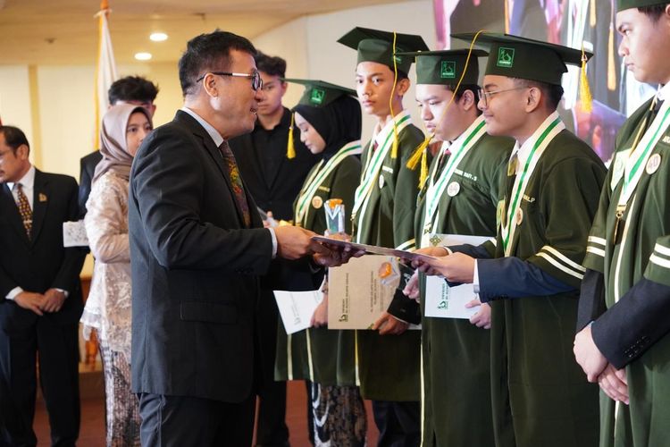Berani Keluar dari Zona Nyaman, Ozora Kini Diterima 7 Universitas Luar Negeri
