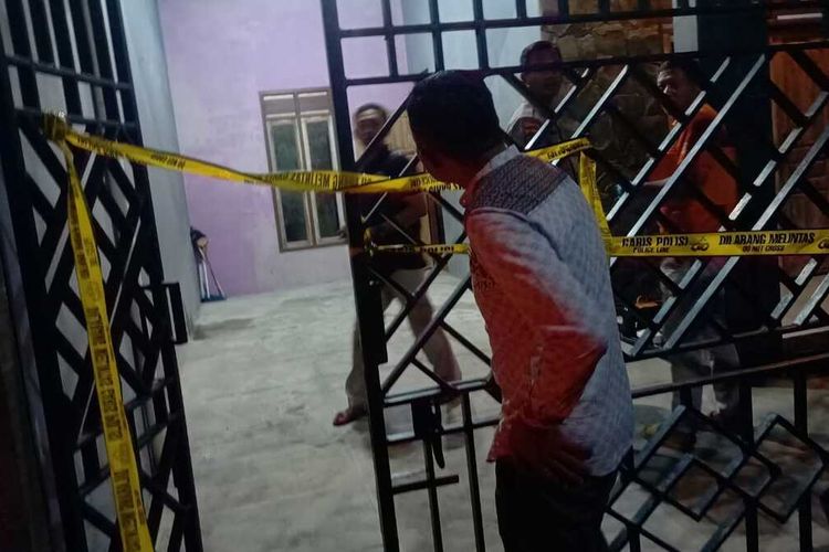 DK (34) wanita terapis pijat bekam ditemukan tewas di sebuah rumah kontrakan di Desa Karanganyar, Kecamatan Purwodadi, Kabupaten Grobogan, Jawa Tengah, Sabtu (22/6/2024) malam.