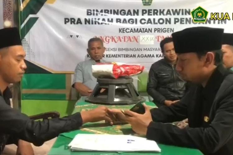 Seorang pemuda asal Prigen, Kabupaten Pasuruan Jawa Timur memberikan speaker sound horeg sebagai mahar untuk akad nikah, Jumat (7/11/2025) 