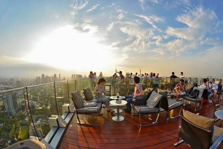 Octave Rooftop Lounge & Bar, Bangkok, Thailand DOK. Shutterstock/Denis Costille