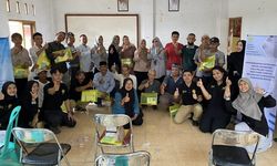 Perkuat UMKM, Dosen FPPsi UNJ Gelar Pelatihan E-commerce di Desa Pasirtanjung Bogor