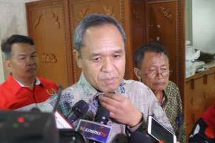 Wakil Ketua Komisi III Benny K Harman di Kompleks Parlemen, Senayan, Jakarta, Senin (16/1/2017).