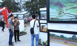 Mendes PDTT Buka Pameran Foto Desa 2018 di Pantai Panjang
