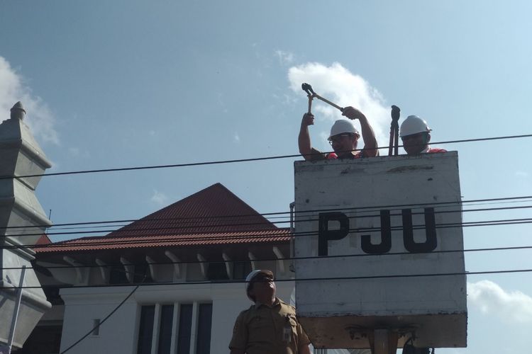 Kota Yogyakarta Bersolek, Wali Kota Yogyakarta Hasto Wardoyo Bersih-bersih 