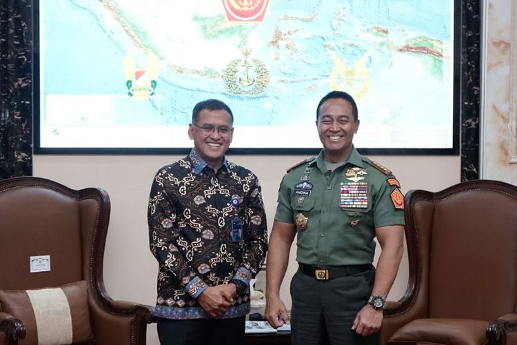 Dirut Pupuk Kaltim Rahmad Pribadi dan Panglima TNI Jenderal TNI Andika Perkasa. 