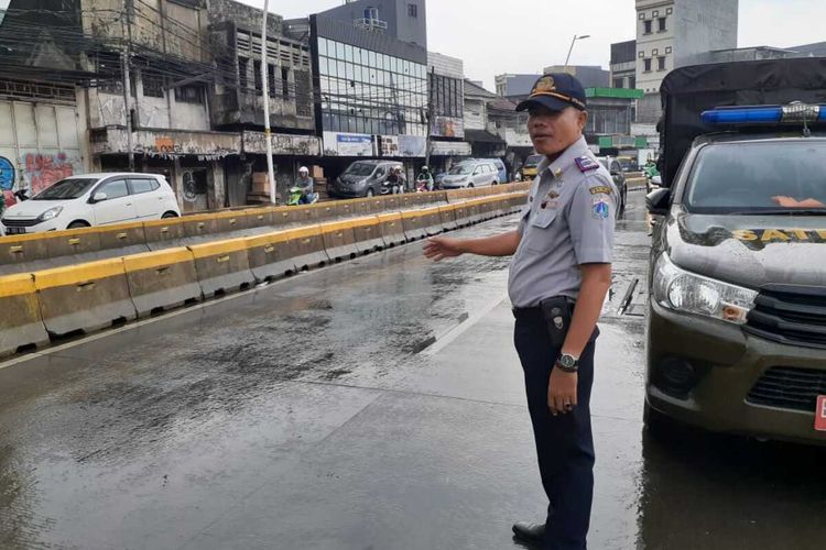 Jalan Jatinegara Barat, Jakarta Timur, yang sempat ditutup sudah kembali dibuka, Selasa (7/1/2020).