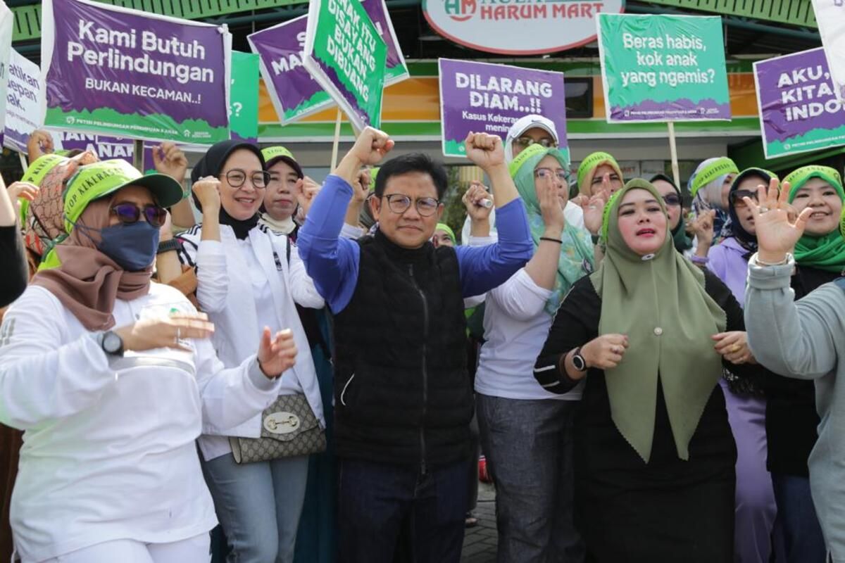 Ketum PKB Muhaimin Iskandar (tengah)