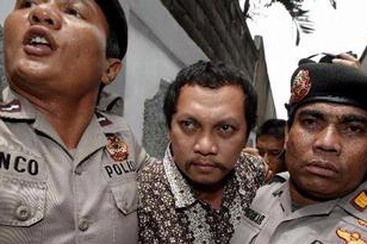 Terdakwa kasus mafia pajak, Gayus H Tambunan saat saat tiba di Pengadilan Negeri Jakarta Selatan, 19 Januari 2011 lalu. 