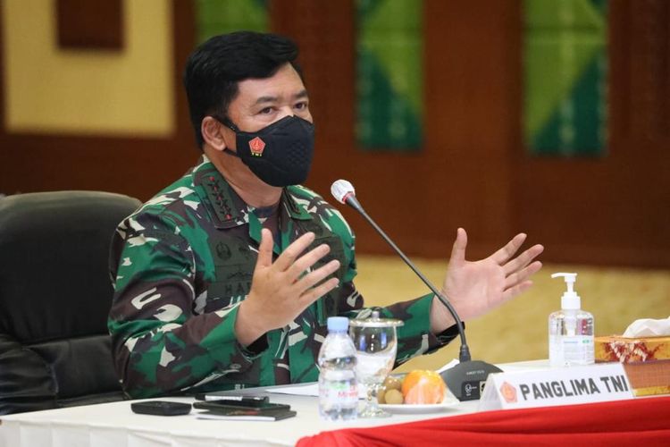 Panglima TNI Marsekal Hadi saat mengunjungi Banjarbaru, Kalimantan Selatan, Kamis (5/8/2021).