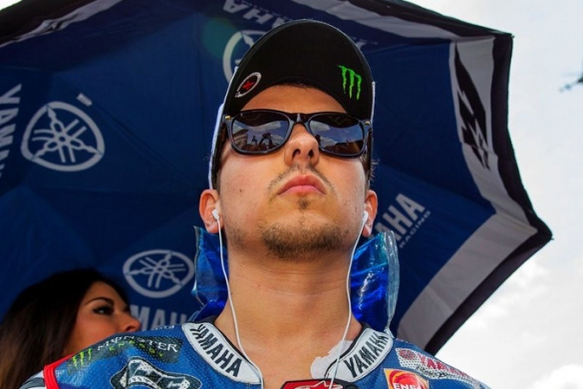 Pebalap Yamaha asal Spanyol, Jorge Lorenzo, bersiap di grid sebelum balapan GP Belanda, Sabtu (29/6/2013).