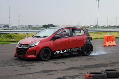Daihatsu Pamer Kemampuan Ayla Turbo di Surabaya