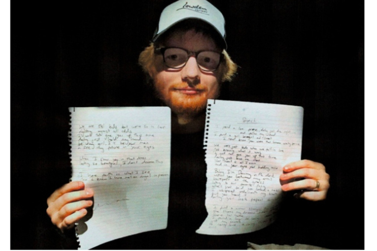Penyanyi Ed Sheeran melelang mainan dan lirik Perfect tulisan tangan untuk amal.