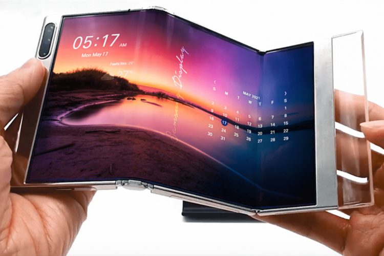 Desain S Foldable yang dipamerkan Samsung, memungkinkan perangkat dilipat dua kali menyerupai lekukan huruf S.