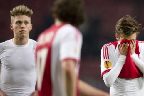 Gol dari Tengah Lapangan Nodai Catatan Positif Ajax (Video)