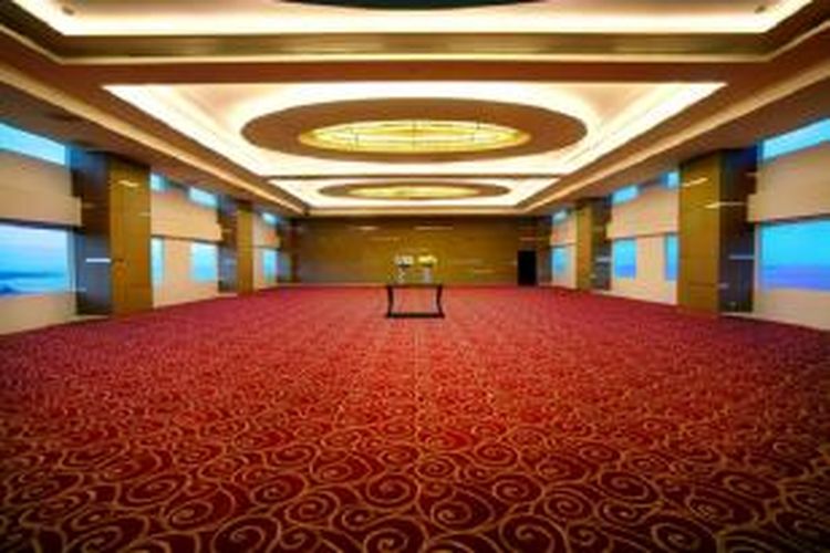 Ballroom, merupakan salah satu fasilitas yang disediakan hotel kelas menengah untuk mengakomodasi kegiatan bisnis di Makassar, Sulawesi Selatan.