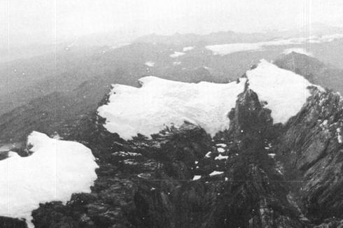 Perubahan Iklim Bikin Salju Abadi Puncak Jaya Terancam Punah