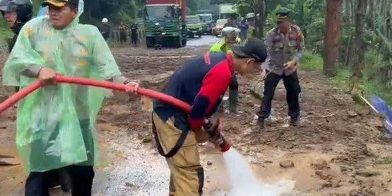 Berita Harian Longsor-di-temanggung Terbaru Hari Ini - Kompas.com