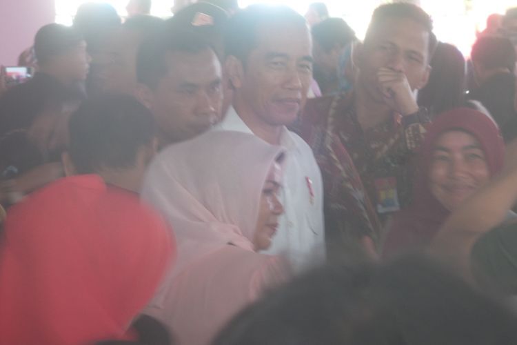 Presiden Joko Widodo di Taman Pendawa, Kota Bandung, Jawa Barat, Rabu (12/4/2017).