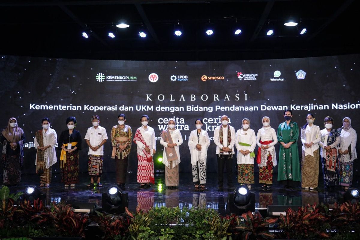 Kementerian Koperasi dan UKM (KemenKopUKM) bersama Dewan Kerajinan Nasional (Dekranas) meluncurkan Chatbot Tumbuh Jagowan dan Katalog UKMJagowan.id dalam acara Cerita Kriya bertajuk Perajin Berdaya, Indonesia Bangkit yang diselenggarakan di di Gedung Art Bali, Bali Collection, The Nusa Dua, Kamis (8/9/2022).