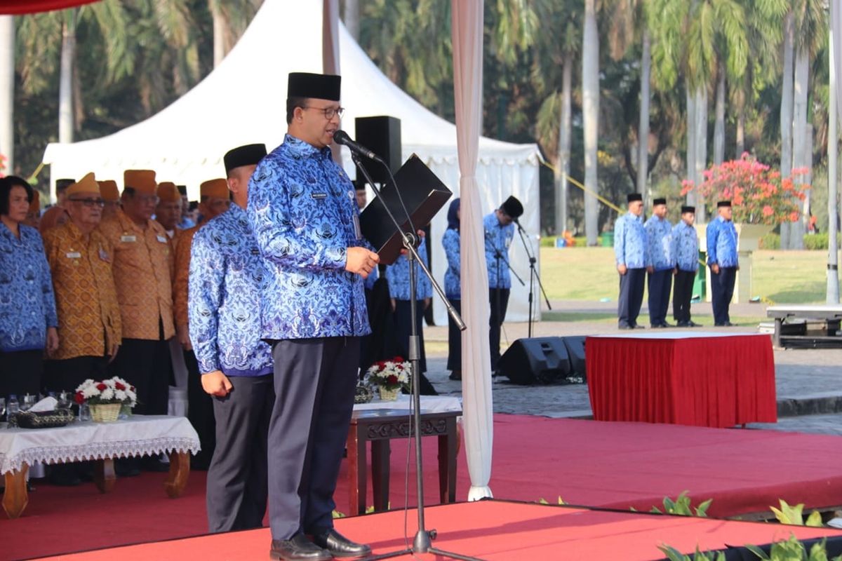 Gubernur DKI Jakarta Anies Baswedan saat memimpin upacara peringatan Hari Kesaktian Pancasila di Sisi Selatan Monas, Gambir, Jakarta Pusat, Selasa (1/10/2019)