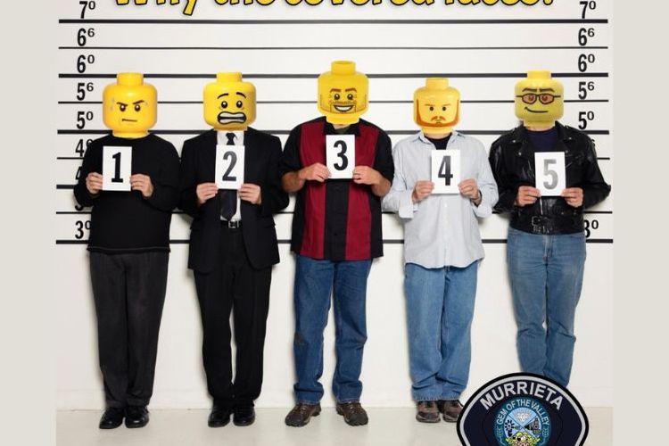 Departemen Kepolisian Murrieta telah terkenal dengan praktik unik mereka menggunakan gambar-gambar seperti wajah emoji, karakter dari The Grinch, Shrek, dan Barbie untuk menutupi wajah tersangka dalam foto mug dan foto lain yang dibagikan di media sosial selama beberapa tahun terakhir. 