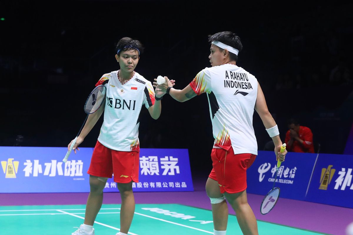 Apriyani Rahayu/Siti Fadia Silva Ramadhanti saat melawan Jongkolphan Kititharakul/Rawinda Prajongjai (Thailand) pada perempat final Uber Cup 2024 di Hi Tech Zone Sports Centre Gymnasium, Chengdu, China, Jumat (3/5/2024).  