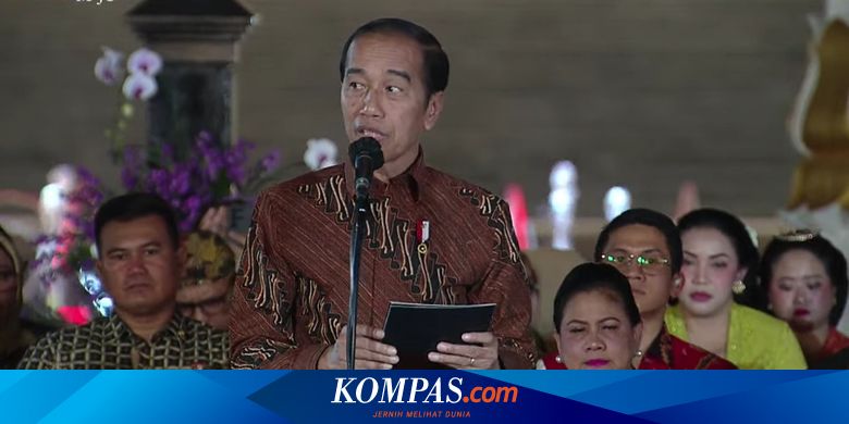 Parade Istana Berbatik, dari Gubernur hingga Dubes Negara Sahabat Jalan di Catwalk di Hadapan Jokowi