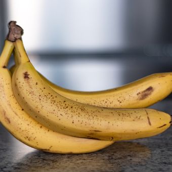 Makan pisang setiap hari bisa menyehatkan jantung.