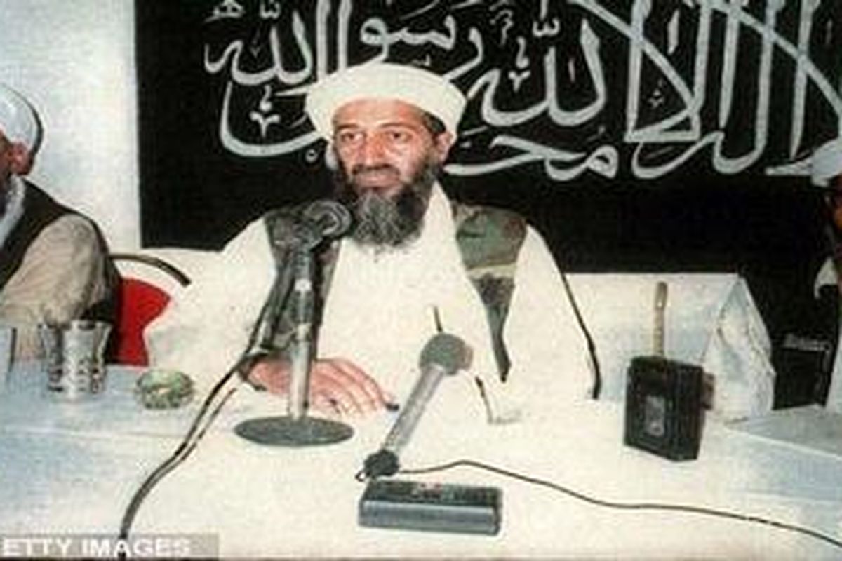 Threats: Al-Zawahiri, pictured left with Bin Laden, attacked the U.S. for burying the terror chief at sea and called on Pakistan people to overthrow the countrys rulers 