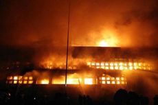 Kebakaran Hebat Hanguskan Markas Polisi Militer di Pontianak