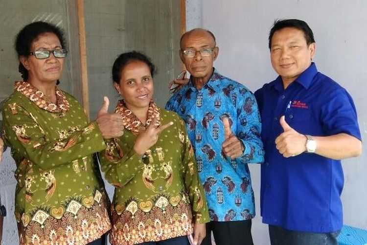 Lifter Indonesia peraih tiga medali Olimpiade, Lisa Rumbewas (tengah), meninggal dunia di RSUD Jayapura, Papua, pada Minggu (14/1/2024) dini hari. 