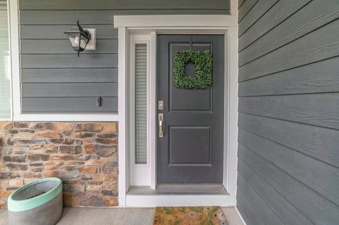 7 Tips Memilih Warna Pintu Masuk Rumah agar Cantik dan Sedap Dipandang