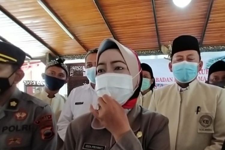 Bupati Brebes Idza Priyanti