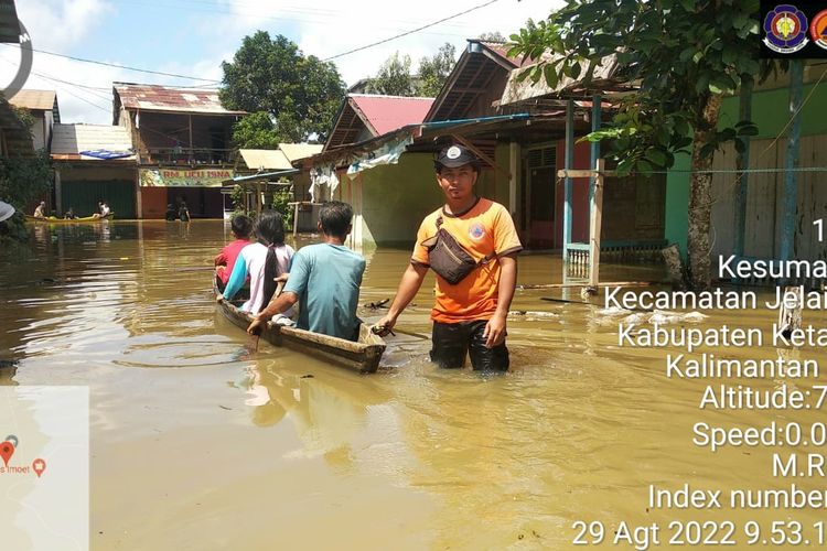 Banjir yang merendam dua desa di Kecamatan Jelai Hulu, Kabupaten Ketapang, Kalimantan Barat (Kalbar) berpotensi semakin tinggi. 