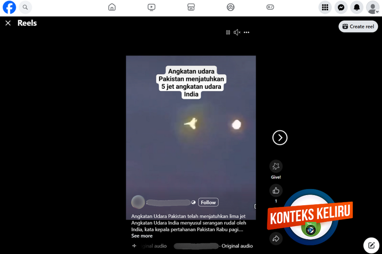 Tangkapan layar konten dengan konteks keliru di sebuah akun Facebook, mengenai serangan udara Pakistan ke jet India pada Mei 2025.